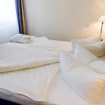 ホテル Strandhotel Gerken ヴァンガーオーゲ